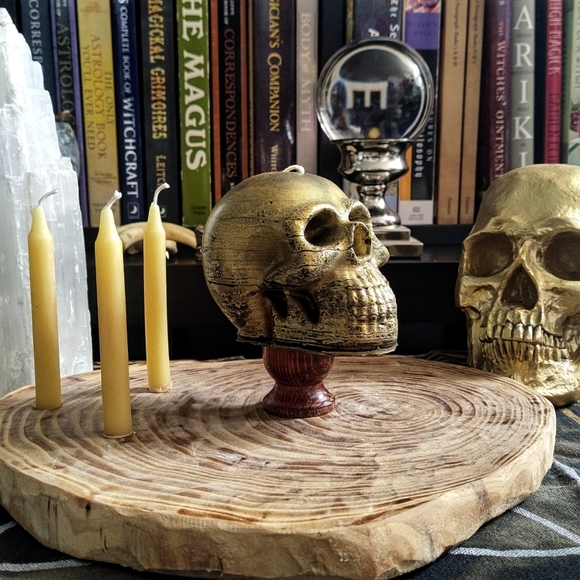 Handmade Black Skull Candle With Added Gold Dust - Picture 3 of 4